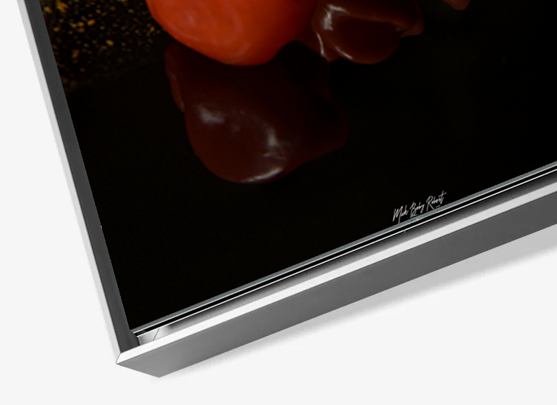 50 Shades of Chili fine art aluminium artbox silver frame corner detail angled view profile and face